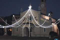 luminarie-piazza-chiesa-sera